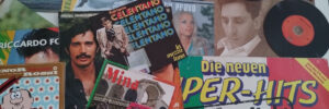 Ein buntes Sammelsurium italienischer Schallplatten-Cover und Singles