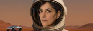 Eine Person in Astronautenanzug auf dem Mars